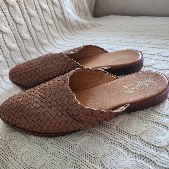Elegant Cogniak Woven Slip-On Loafers.Like New. - Picture 1 of 8